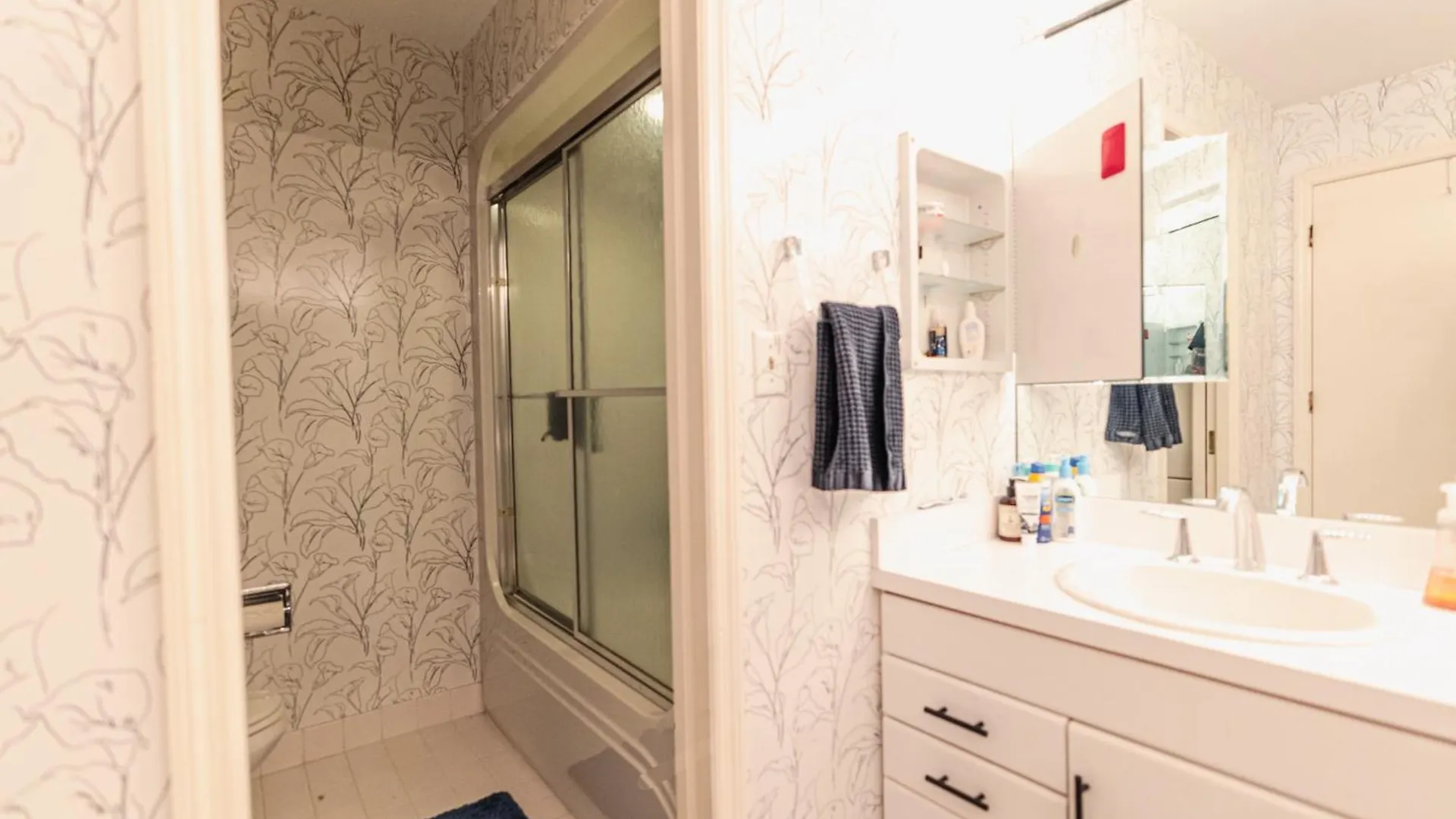 Holiday home A Spacious Sanctuary For Unforgettable Group Stays Olivette United States